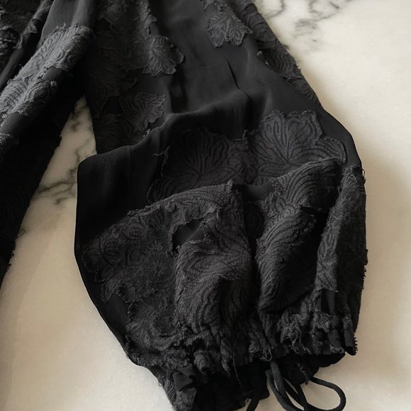 Aritzia Wilfred Long Sleeve Dress with Floral Applique Fabric and Slip - Picture 7 of 14